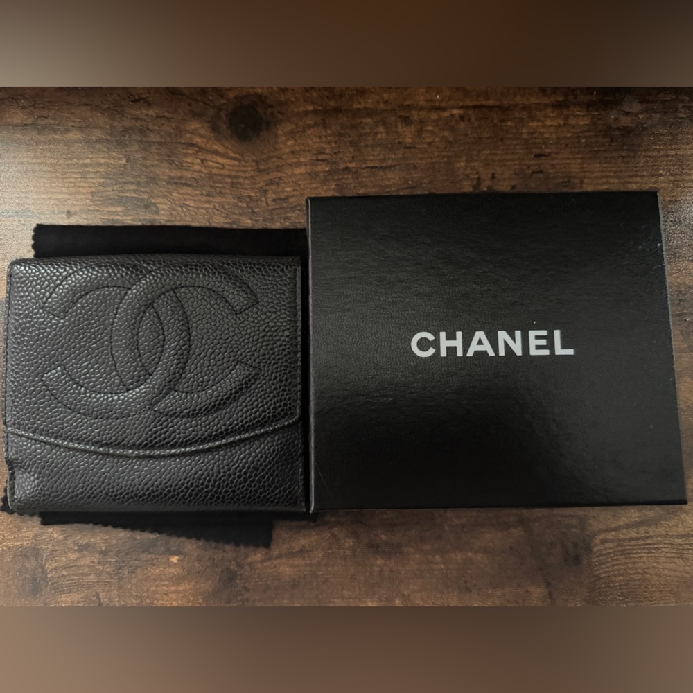 CHANEL Black Caviar Leather CC Long Wallet Vintage + Auth Card & Box - Picture 8 of 8